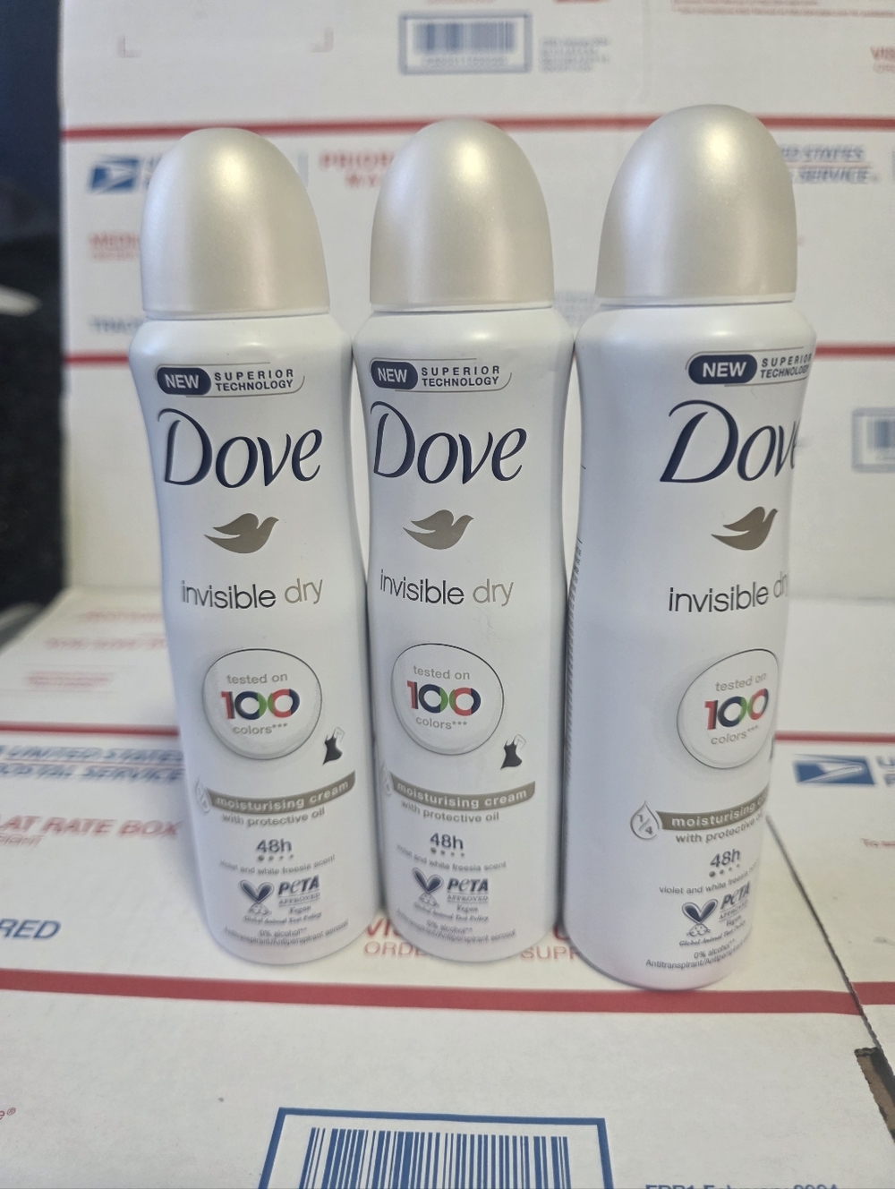 Dove Invisible Dry Antiperspirant Spray - White